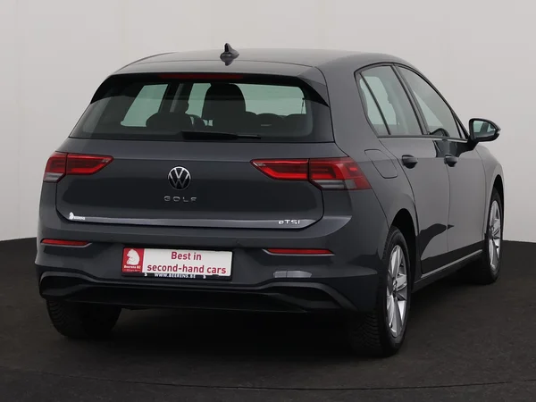 VOLKSWAGEN Golf (2024) — foto 22 van 28