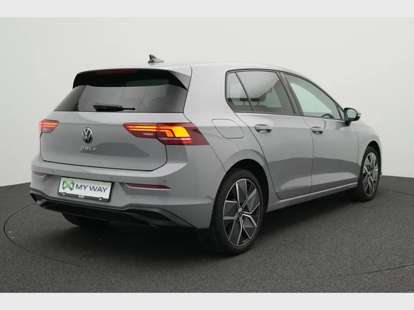 VOLKSWAGEN Golf VIII (2024) — foto 12 van 25