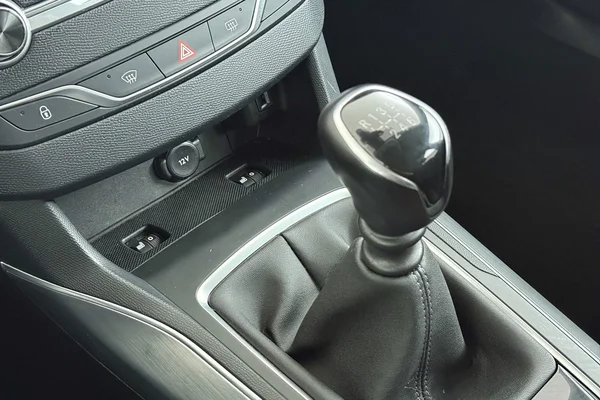 Peugeot 308 (2021) — foto 4 van 29