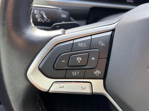 VOLKSWAGEN T-Roc (2022) — foto 22 van 33