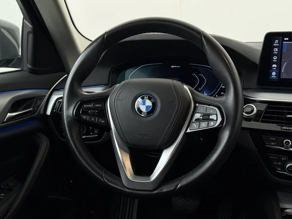 BMW 520 (2022) — foto 14 van 32