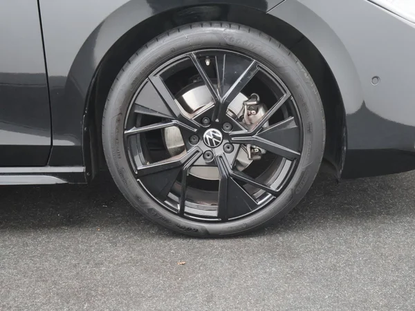 VOLKSWAGEN Passat SW (2024) — foto 31 van 31