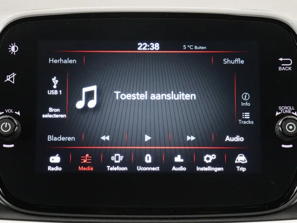 FIAT 500C (2022) — foto 10 van 26