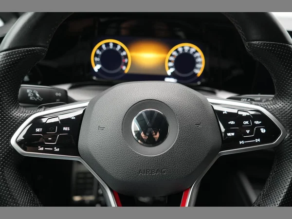 VOLKSWAGEN Golf VIII GTI (2021) — foto 13 van 31