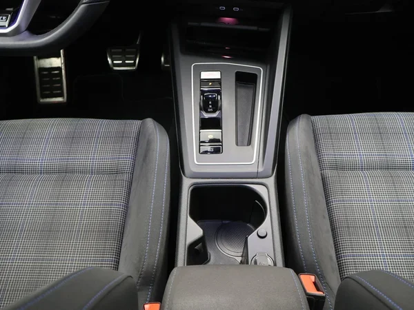 Volkswagen Golf (2022) — foto 24 van 31