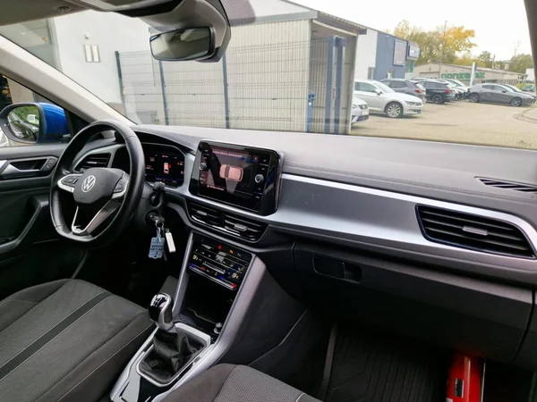 VOLKSWAGEN T-Roc (2023) — foto 25 van 27
