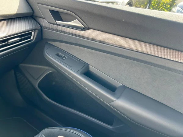 VOLKSWAGEN Golf VIII (2025) — foto 20 van 24