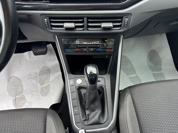 VOLKSWAGEN Taigo (2022) — foto 3 van 19