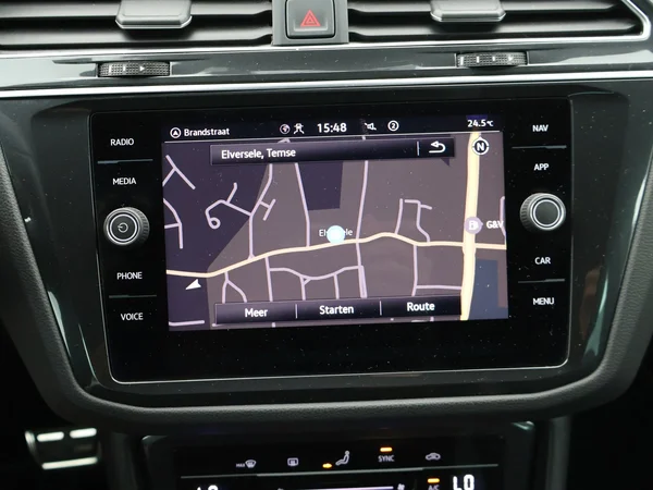 VOLKSWAGEN Tiguan (2022) — foto 14 van 27