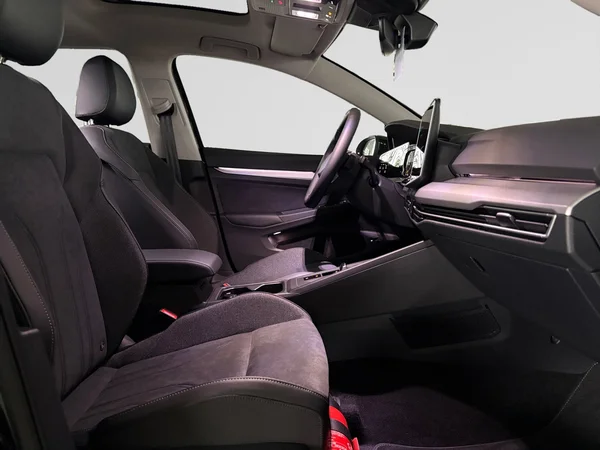VOLKSWAGEN Golf VIII eHybrid (PHEV) (2025) — foto 9 van 24