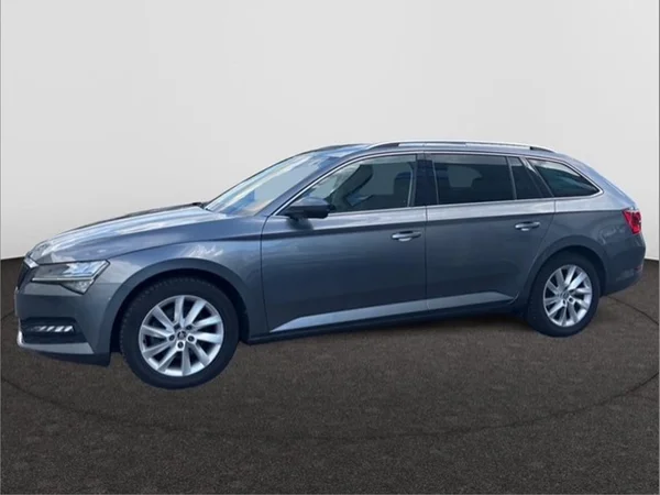 SKODA Superb Combi (2024) — foto 11 van 18