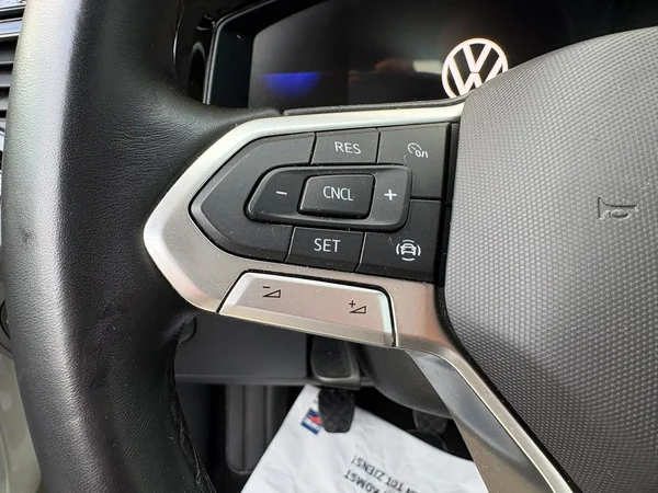 VOLKSWAGEN Polo (2023) — foto 17 van 18