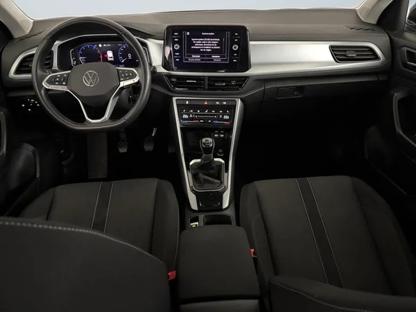 VOLKSWAGEN T-Roc (2023) — foto 4 van 24