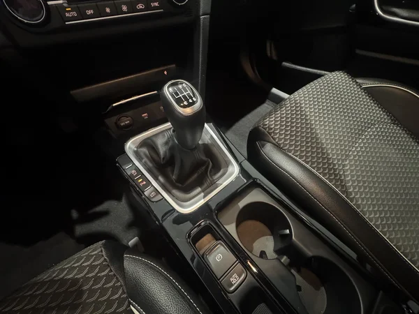 Kia cee'd (2023) — foto 13 van 26