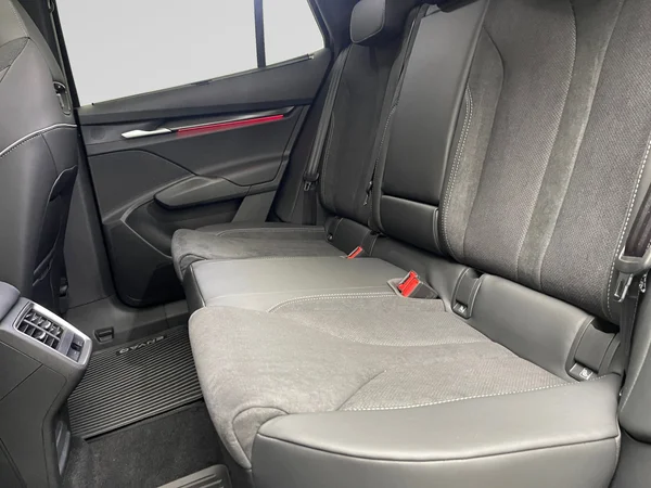 SKODA (2025) — foto 10 van 16