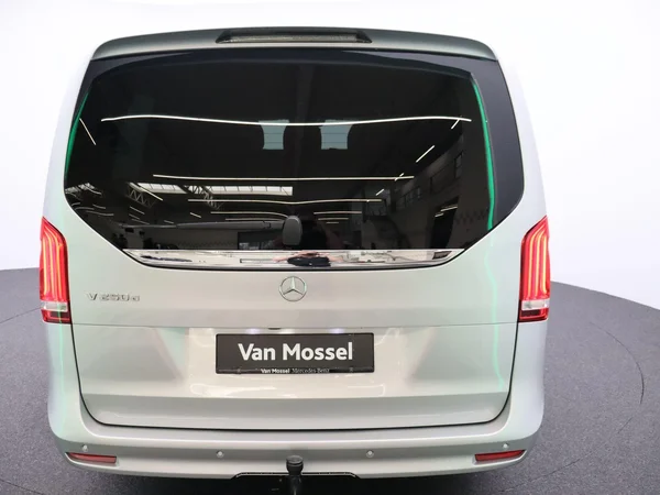 Mercedes-Benz V-Klasse (2022) — foto 19 van 34