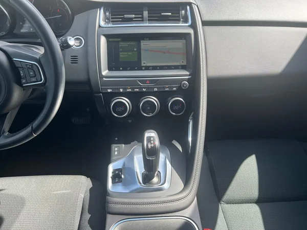 JAGUAR E-Pace Dsl (2019) — foto 18 van 18