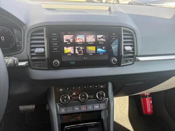 SKODA Karoq (2025) — foto 4 van 24
