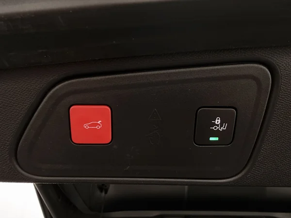 PEUGEOT 3008 (2021) — foto 22 van 32
