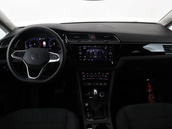 VOLKSWAGEN Touran (2025) — foto 17 van 20
