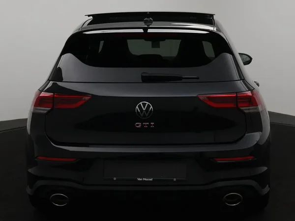 Volkswagen Golf (2021) — foto 25 van 30