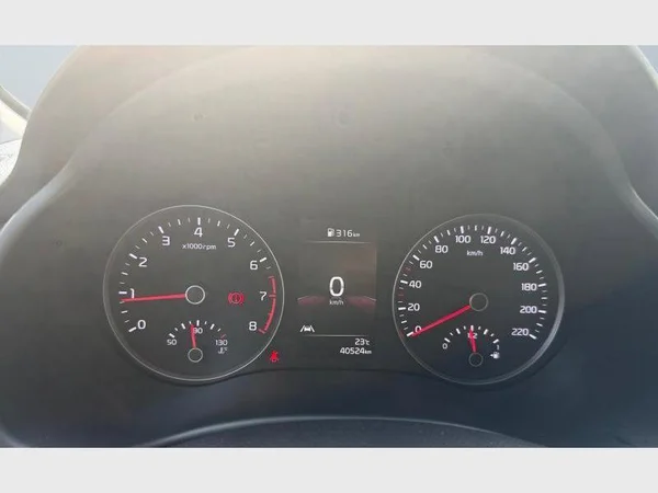 Kia RIO (2022) — foto 4 van 24