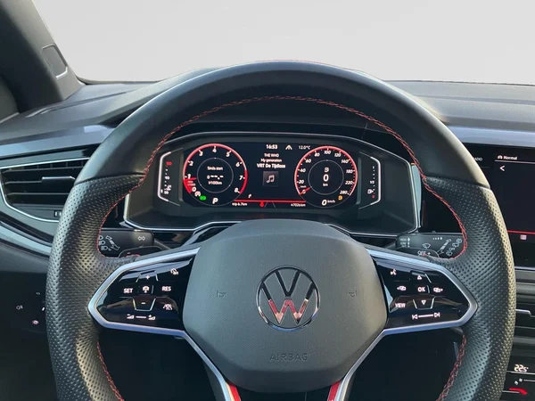VOLKSWAGEN Polo GTI (2023) — foto 14 van 25