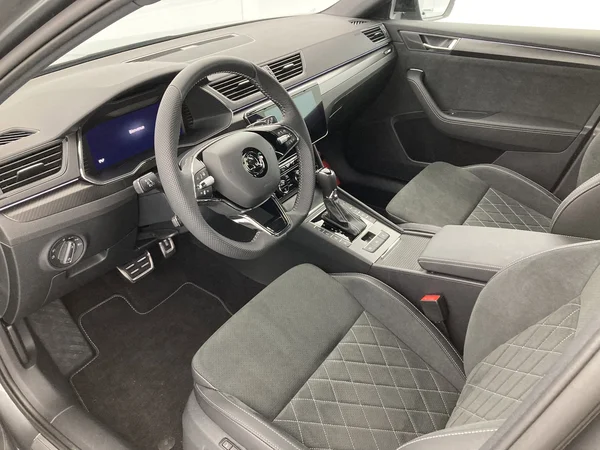 SKODA Superb Combi (2023) — foto 14 van 31