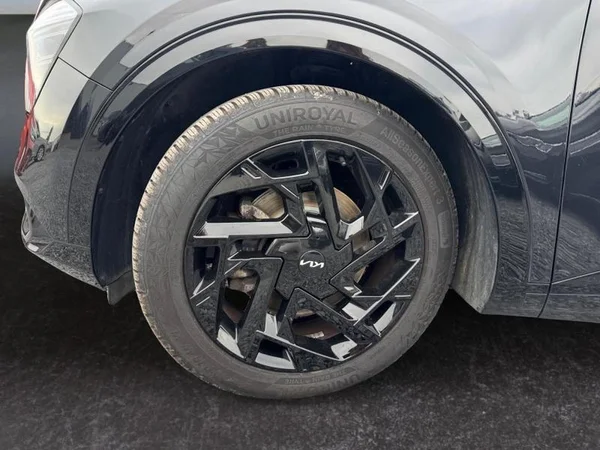 KIA Sportage (2022) — foto 2 van 28