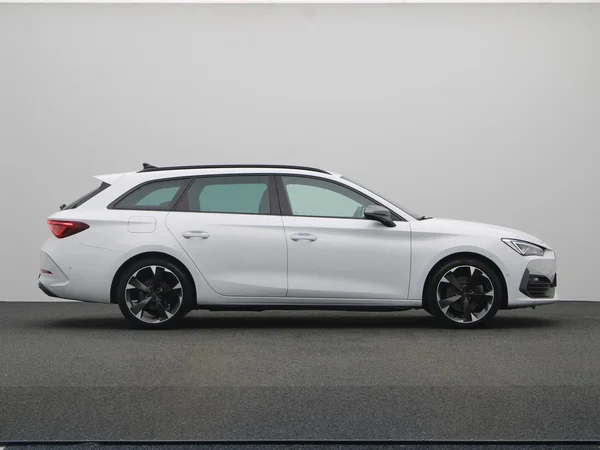 CUPRA Leon ST e-Hybrid (PHEV) (2025) — foto 18 van 20