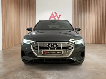 Audi e-tron 9dbe618f-c936-449b-ba33-f9e28efeac90