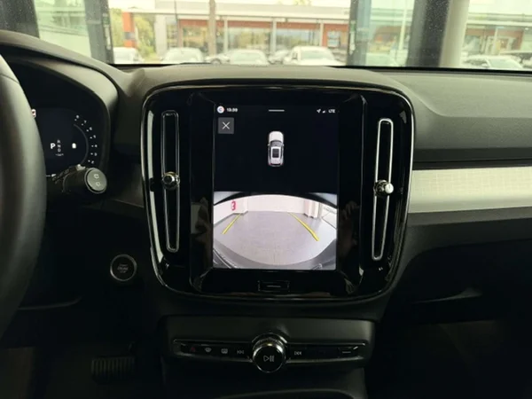 Volvo XC40 (2025) — foto 5 van 22
