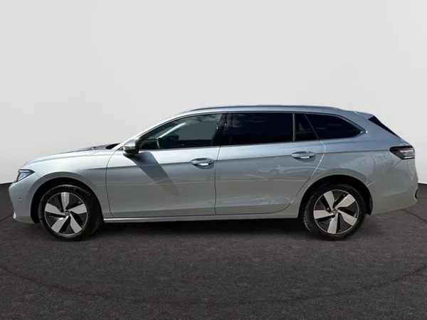 VOLKSWAGEN Passat SW (2025) — foto 20 van 25