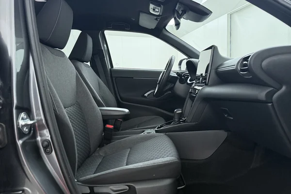 Toyota Yaris Cross Hybrid (HEV) (2025) — foto 16 van 18