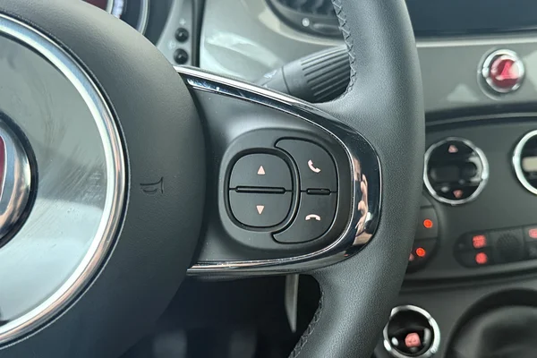 Fiat 500c (2023) — foto 7 van 16