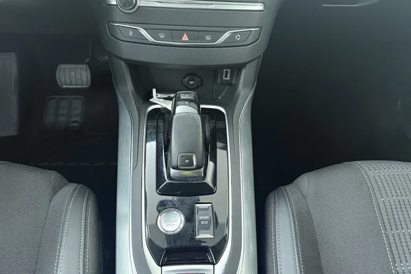 Peugeot 308 (2020) — foto 4 van 25