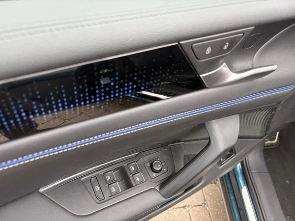 VOLKSWAGEN Tiguan eHybrid (PHEV) (2025) — foto 7 van 24