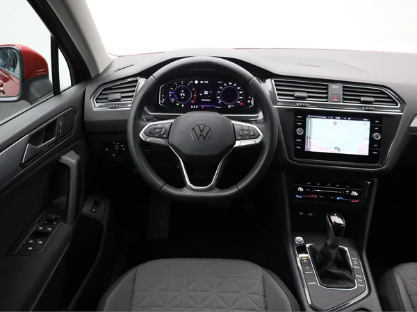 VOLKSWAGEN Tiguan (2023) — foto 5 van 20