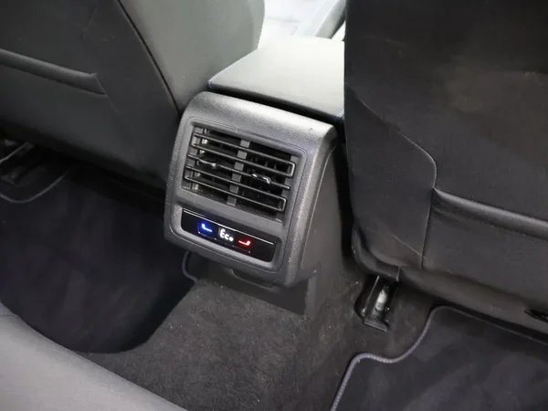 Volkswagen Golf (2022) — foto 5 van 31