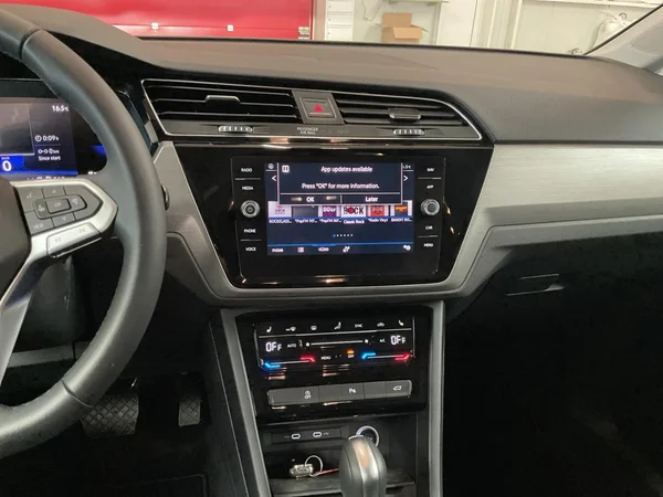 VOLKSWAGEN Touran (2025) — foto 5 van 22