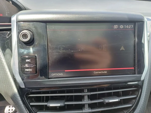 Peugeot 2008 (2019) — foto 8 van 18