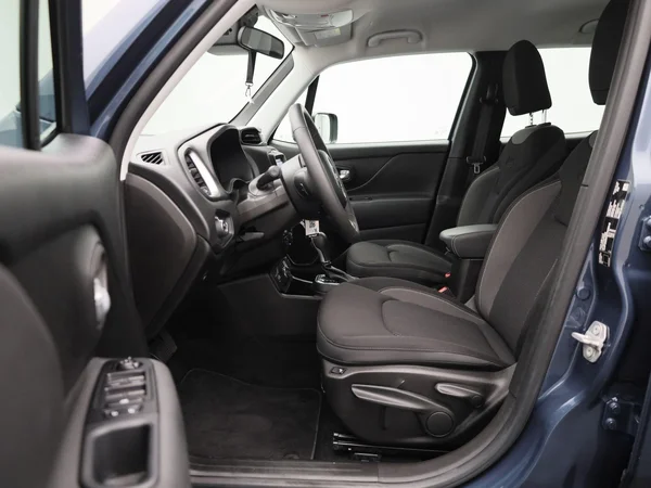 Jeep Renegade (2023) — foto 3 van 40