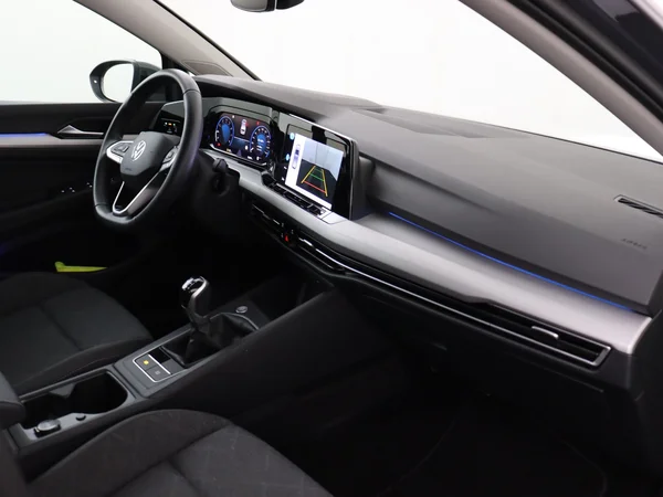 VOLKSWAGEN Golf (2024) — foto 3 van 26