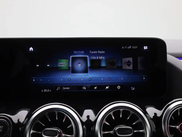 Mercedes-Benz EQA (2023) — foto 22 van 45