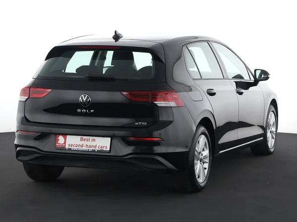 VOLKSWAGEN Golf (2024) — foto 22 van 28