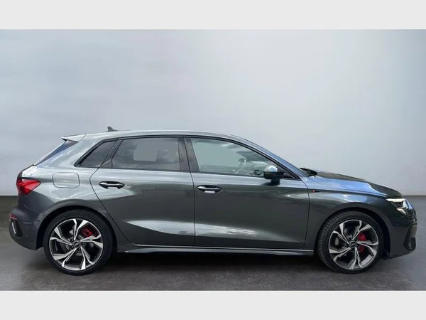 Audi A3 Sportback (2023) — foto 23 van 32