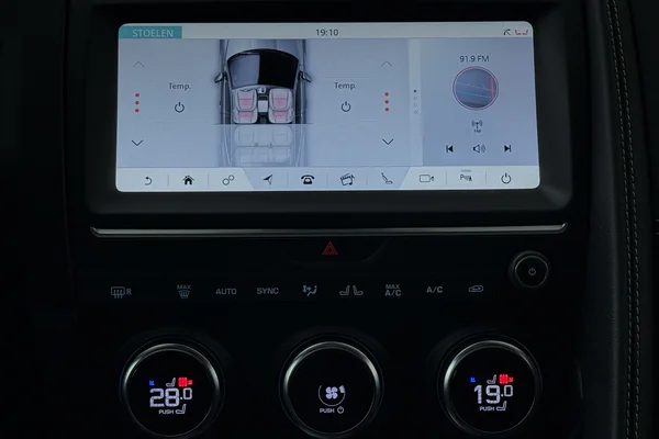 Jaguar E-Pace (2020) — foto 3 van 23