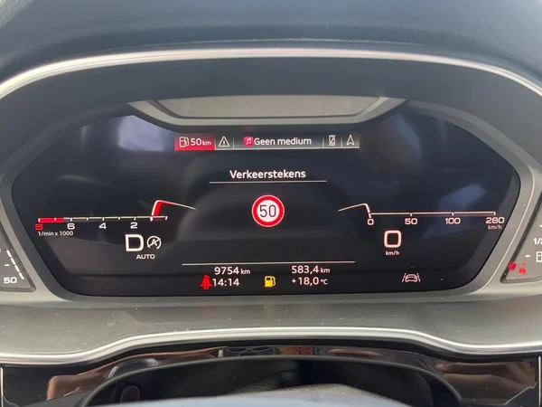 AUDI Q3 Sportback (2024) — foto 18 van 20