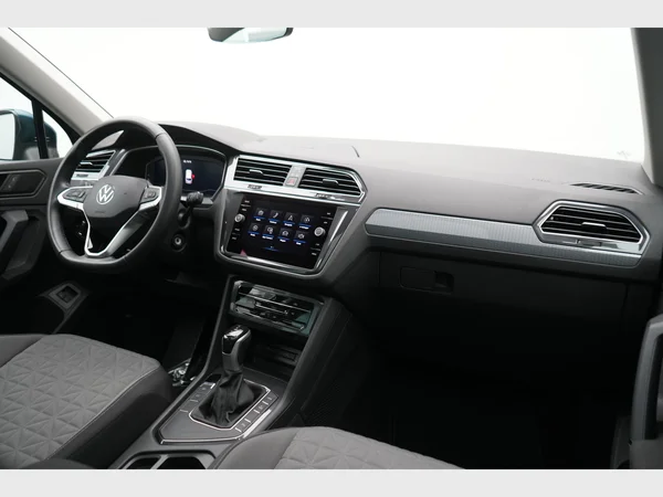 VOLKSWAGEN Tiguan eHybrid (PHEV) (2024) — foto 23 van 30