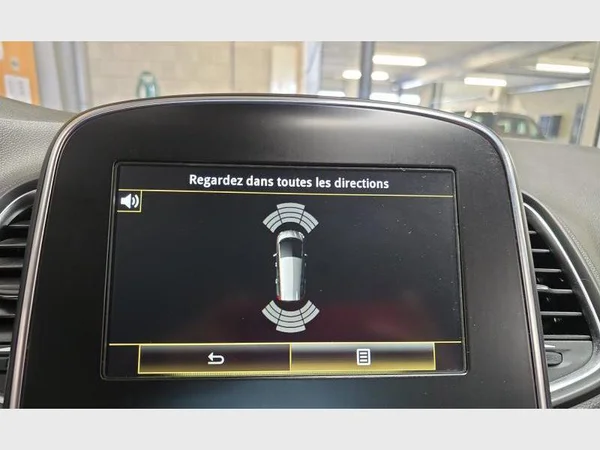Renault Grand Scénic (2019) — foto 15 van 27